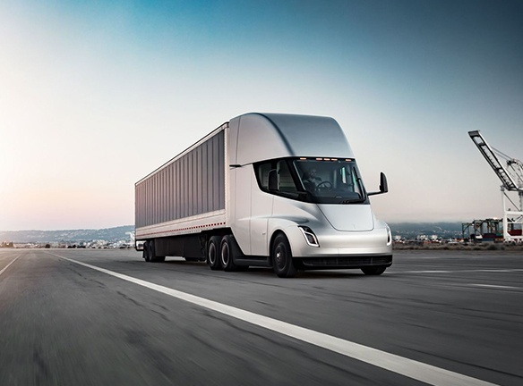 Tesla on Thursday delivered its first electric semitrailer truck to PepsiCo